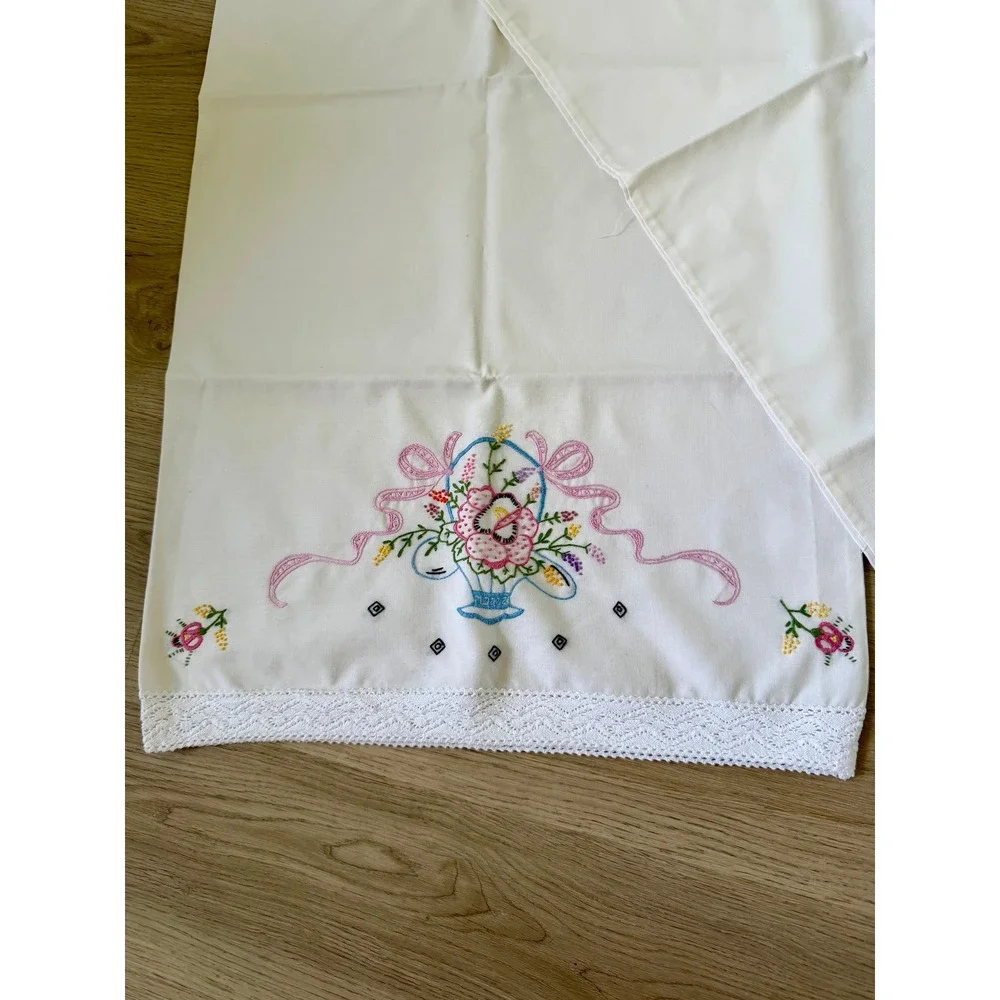 Vtg Hand Embroidered Floral Basket Pillowcase Pair White Lace Trim Cottagecore